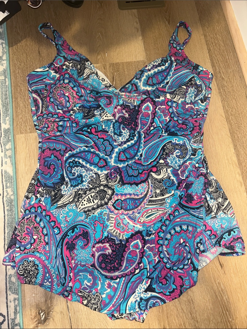 Paisley Print V-Neck Women's One Piece Swimsuit